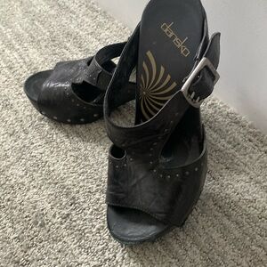 Size 38 Women’s Dansko backless black leather heeled sandal
